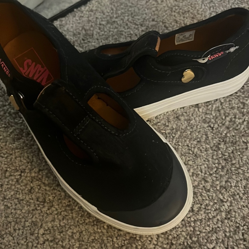Little girls black vans with gold heart snap